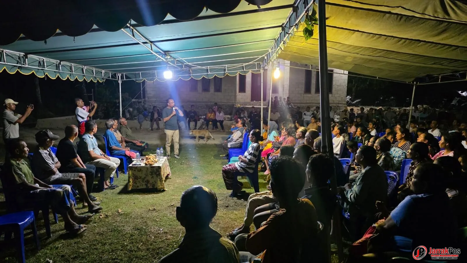 Warga Oelunggu: “Kami Tidak Mau Jadi Penonton Lagi, Kami Siap Jadi Pemain dan Golkan Pak Usman” Warga Oelunggu: “Kami Tidak Mau Jadi Penonton Lagi, Kami Siap Jadi Pemain dan Golkan Pak Usman”