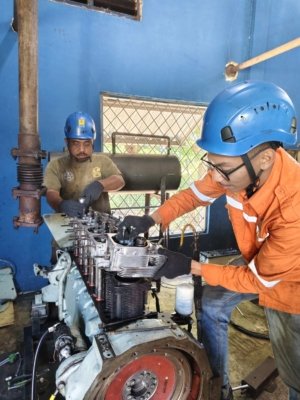 Menembus Gelombang Demi Terang Pulau Salura, Perjuangan PLN UPK Timor Jaga Listrik di Pulau Terluar NTT