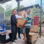 Usman Husin Serahkan Bantuan Mesin Katinting dan Serap Aspirasi Nelayan di Nunhila: Bantuan Harus Tepat Sasaran