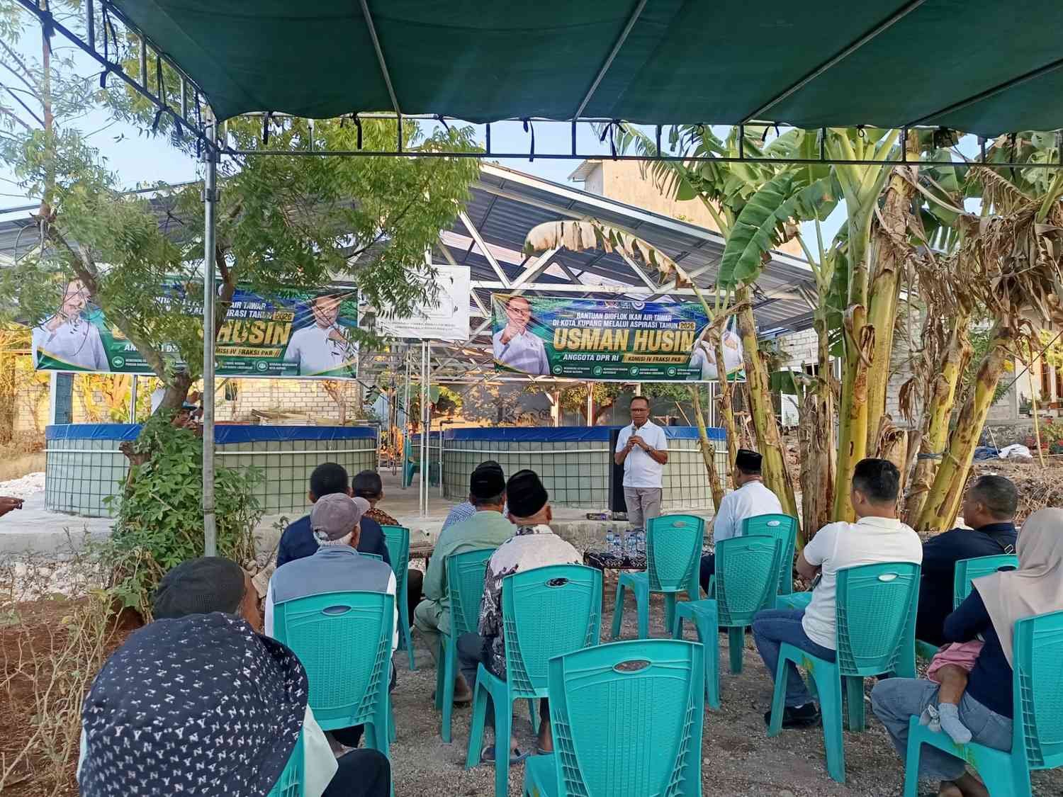 Usman Husin Salurkan 30 Ribu Benih Lele di Kota Kupang, Perkuat Ekonomi Masyarakat Lewat Budidaya Bioflok Usman Husin Salurkan 30 Ribu Benih Lele di Kota Kupang, Perkuat Ekonomi Masyarakat Lewat Budidaya Bioflok