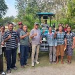 Penantian Panjang Petani Oetimu Akhirnya Terwujud, Usman Husin Serahkan Traktor Roda Empat