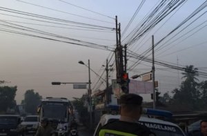 Truk Books Tabrak Yamaha Vixion di Jalan Magelang- Yogyakarta Pengendara Vixion Luka Berat
