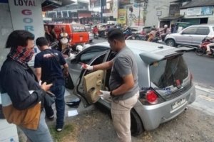 Telah terjadi Pecah Kaca Mobil di Pakelan