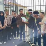 Puluhan Mahasiswa Gelar Aksi di Kejari Rokan Hulu, Desak Pengusutan Dugaan Dana Haji dan Evaluasi Prestasi MTQ 2026