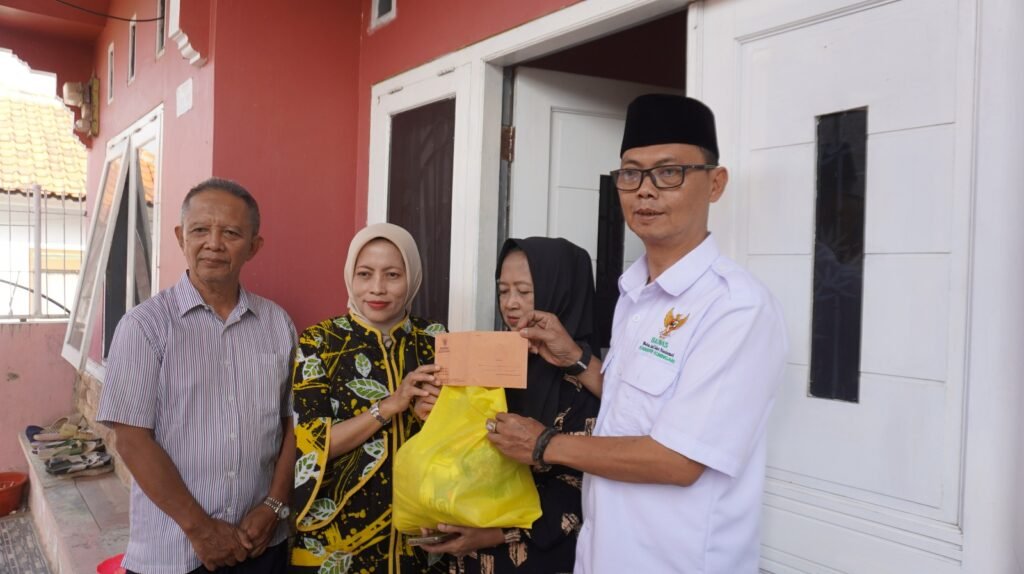 Kepedulian kepada Masyarakat LKKS dan BAZNAS Lakukan Blusukan di 2 Daerah Berbeda Kepedulian kepada Masyarakat LKKS dan BAZNAS Lakukan Blusukan di 2 Daerah Berbeda
