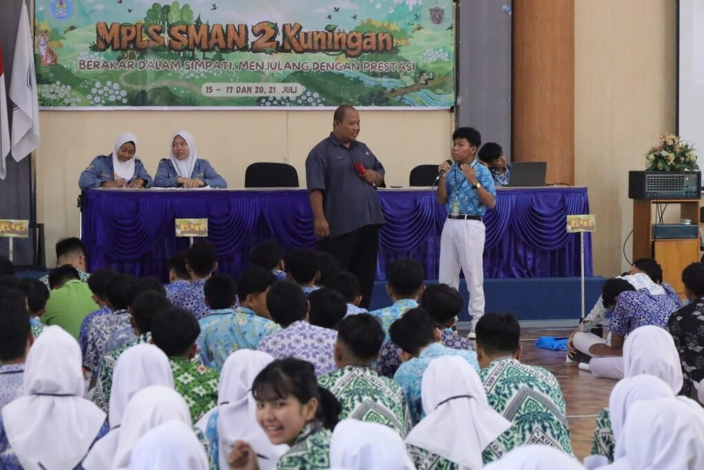 Ingatkan Bahaya Judol dan Pinjol, Diskominfo Kuningan Berikan Literasi Digital kepada Ratusan Pelajar Ingatkan Bahaya Judol dan Pinjol, Diskominfo Kuningan Berikan Literasi Digital kepada Ratusan Pelajar