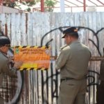Berdiri Tanpa Izin, Bangunan di Bunderan Cijoho Disegel Satpol PP