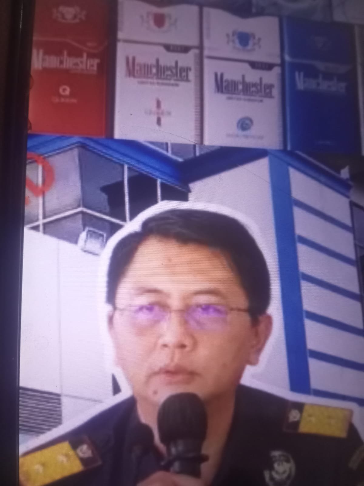 Publik Dorong Langkah Tegas BC Batam Tindak Pelaku Produksi Rokok Ilegal Manchester, V7 Bold Publik Dorong Langkah Tegas BC Batam Tindak Pelaku Produksi Rokok Ilegal Manchester, V7 Bold