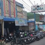 H-1 Masuk Sekolah, Toko Buku Aksara Diserbu Ibu-Ibu dan Calon Siswa