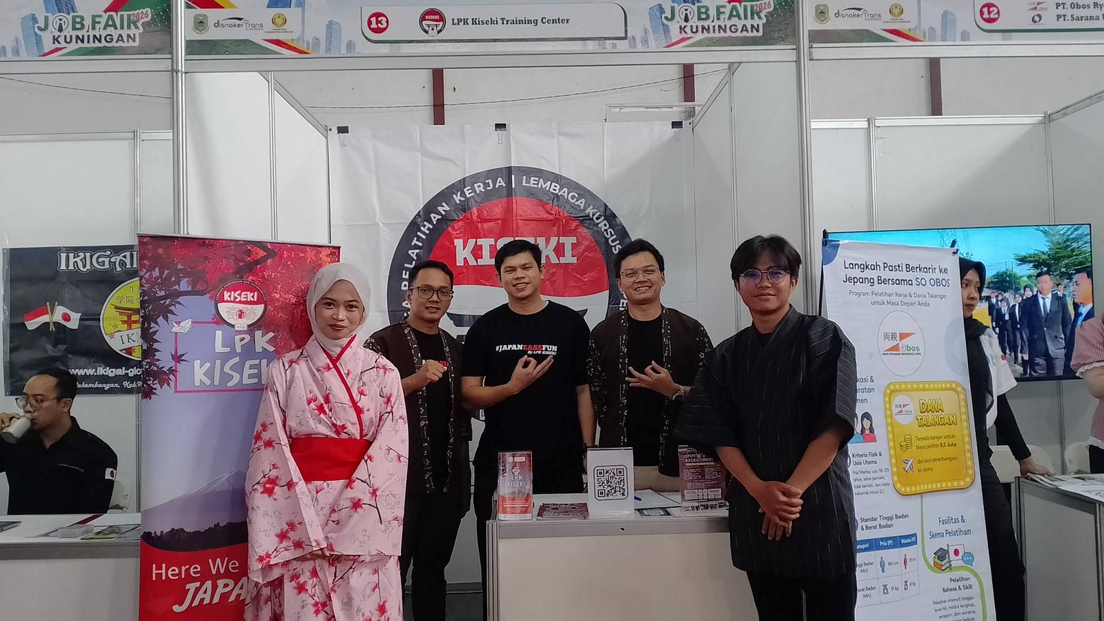 Ribuan Pencari Kerja Tumplek di Kuningan Job Fair Ribuan Pencari Kerja Tumplek di Kuningan Job Fair