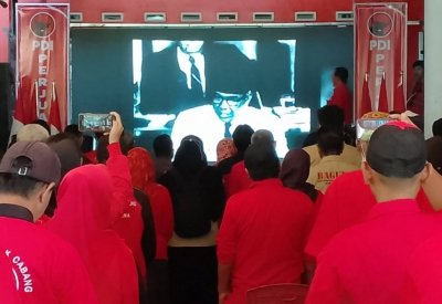 Kenang Tragedi 27 Juli, DPC PDI-P Kuningan Gelar Nobar dan Doa Bersama