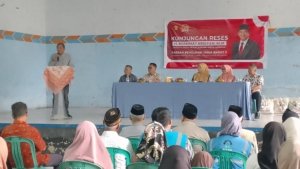 Dengan Pemasangan Listrik Gratis, Warga Cigadung Sumringah