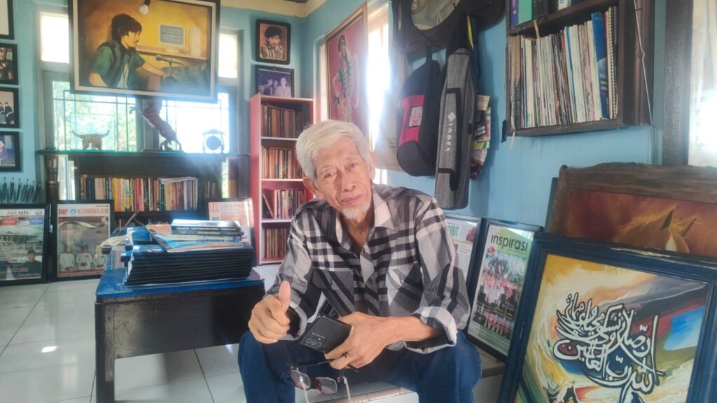Belajar Melawan Lupa dari Saung Media Literasi dan Edukasi (SMILE) Wawan JR Belajar Melawan Lupa dari Saung Media Literasi dan Edukasi (SMILE) Wawan JR