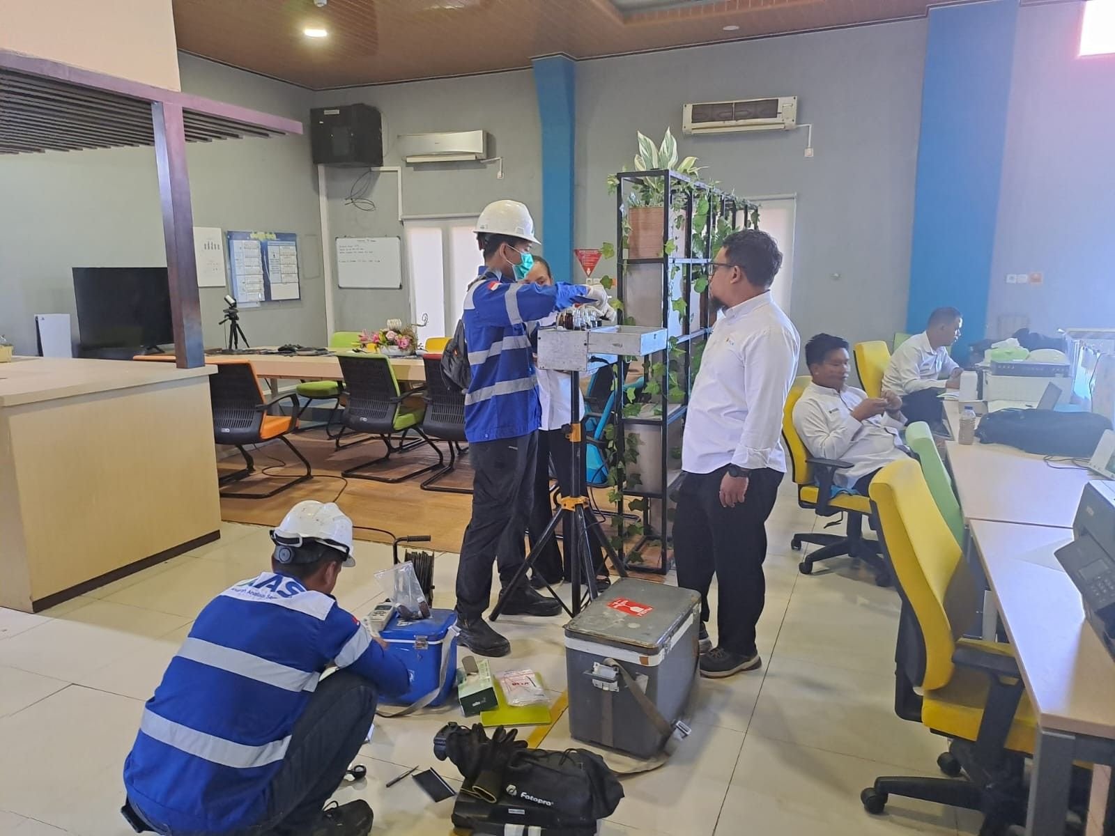 Bukan Sekadar Ukur, PLN UPK Timor Pastikan Lingkungan Kerja Aman bagi Pekerja Bukan Sekadar Ukur, PLN UPK Timor Pastikan Lingkungan Kerja Aman bagi Pekerja