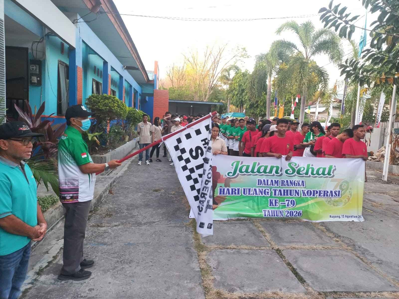 Semarak Hari Koperasi ke-79, Sekitar 500 Peserta Ikuti Gerak Jalan Sehat di Kota Kupang