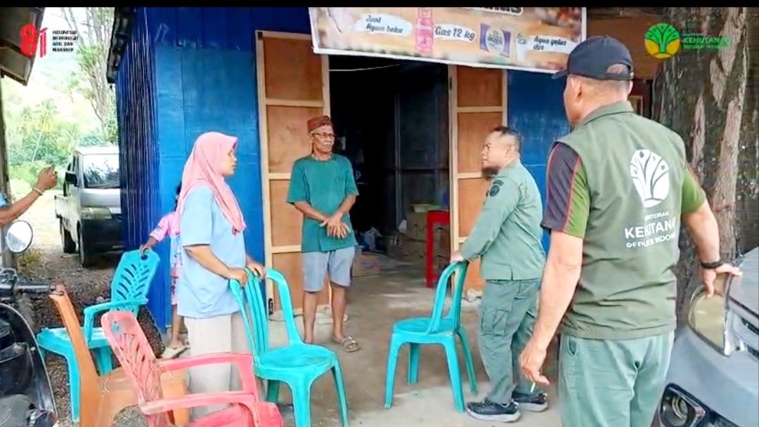 BBKSDA NTT Salurkan Bantuan untuk Warga Terdampak Gempa di Flores BBKSDA NTT Salurkan Bantuan untuk Warga Terdampak Gempa di Flores
