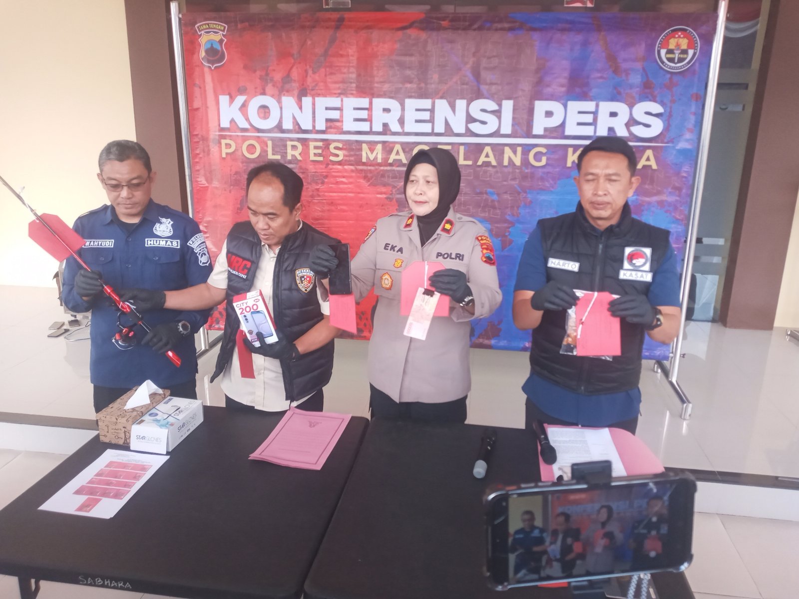 Sepasang Sejoli Curi Motor di Magelang Diringkus Satreskrim Polres Magelang Kota Sepasang Sejoli Curi Motor di Magelang Diringkus Satreskrim Polres Magelang Kota