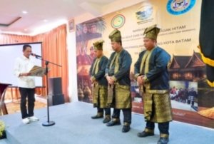 Perkuat Sinergi Adat dan Pemerintah, Amsakar Ahmad Kukuhkan Panglima Sambang Kota Batam
