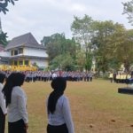 Pimpin Upacara HKN dan HUT RI ke-81 RI di “UNIKU” Ketua YPSAK Serahkan Penghargaan Lektor Kepala