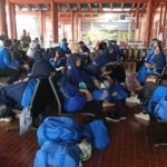 Gagal Terbang ke Tanah Suci, Puluhan Jemaah Calon Jemaah Umroh asal Kuningan Terlantar di Bandara Soekarno-Hatta
