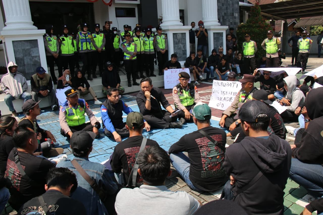 Polresta Magelang Kawal Aspirasi Warga Wonogiri Polresta Magelang Kawal Aspirasi Warga Wonogiri