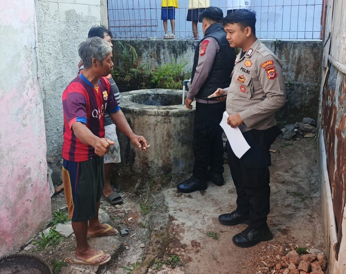 Ikuti Bercak Darah, Akhirnya Lansia Ditemukan Tewas di Dalam Sumur Ikuti Bercak Darah, Akhirnya Lansia Ditemukan Tewas di Dalam Sumur