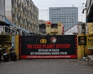 Pagar Menuju HH Club Tertutup Rapat Usai Digrebek Mabes Polri