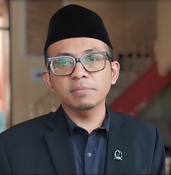 Maulana Dorong Warga Kuningan Tak Sekedar Cari Kerja, Tapi Siap Jadi PMI Aman Maulana Dorong Warga Kuningan Tak Sekedar Cari Kerja, Tapi Siap Jadi PMI Aman
