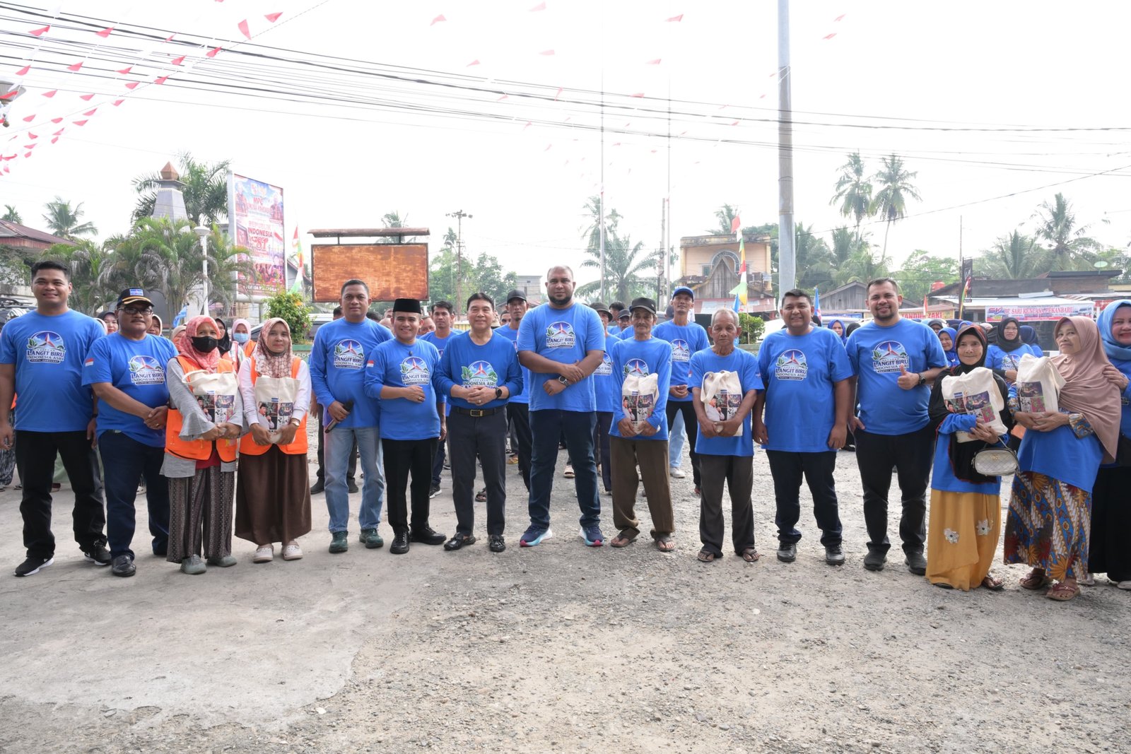 Partai Demokrat Rokan Hulu Kegiatan Bakti, Gerakan Langit Biru Indonesia Asri, Hadir Anggota DPR RI, DPRD, DPD Riau Dan Kader Partai Demokrat Rokan Hulu Kegiatan Bakti, Gerakan Langit Biru Indonesia Asri, Hadir Anggota DPR RI, DPRD, DPD Riau Dan Kader