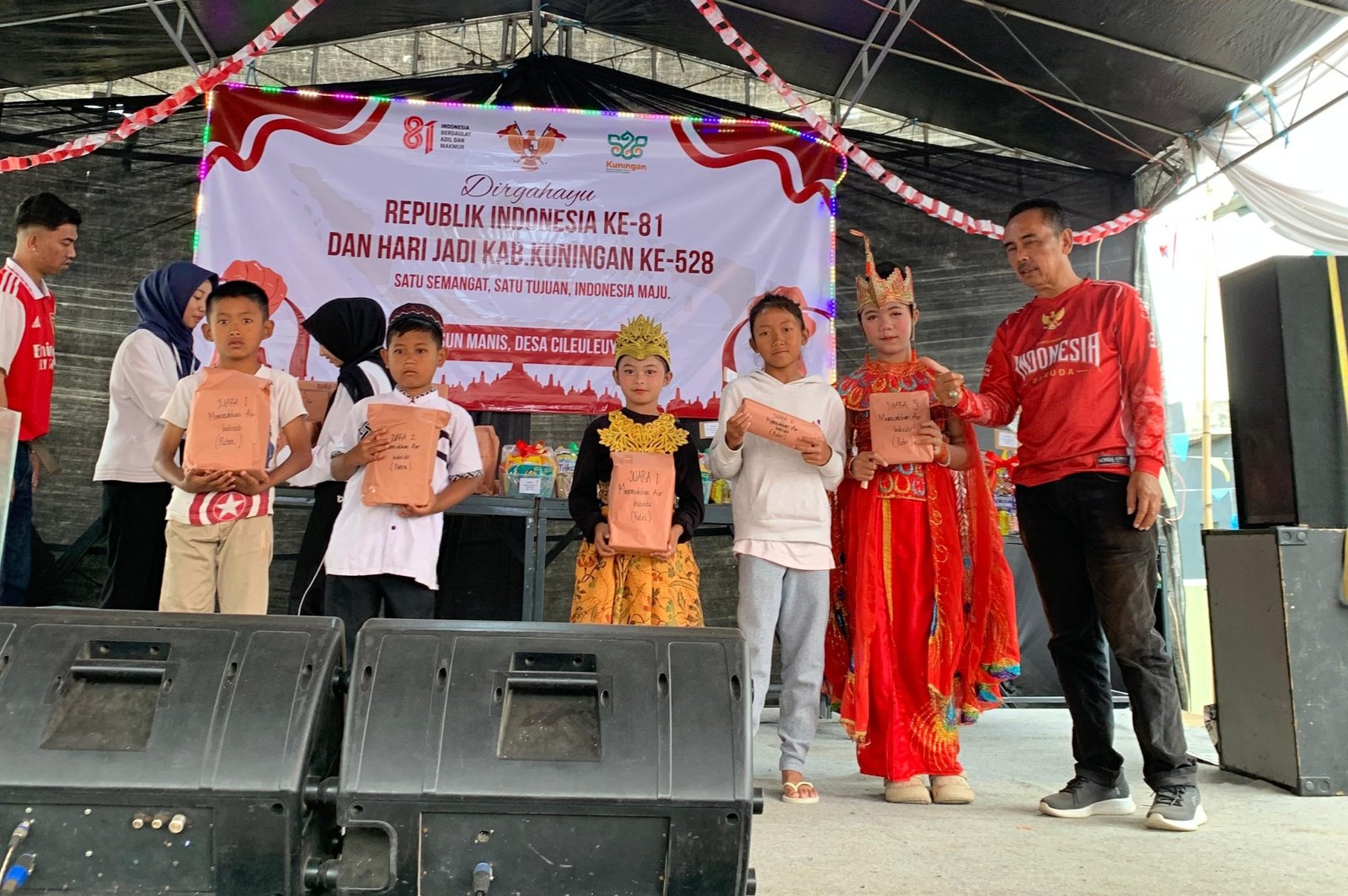 Semarak Puncak HUT RI ke-81 dan Hari Jadi Kuningan di Dusun Manis Cileuleuy Semarak Puncak HUT RI ke-81 dan Hari Jadi Kuningan di Dusun Manis Cileuleuy