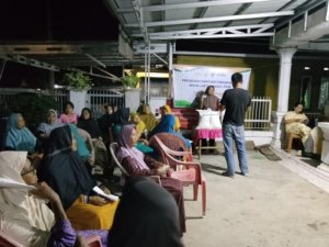 60 KK di Desa Sukabanjar Terima Bantuan Beras Bulog 30 Kg Per KK