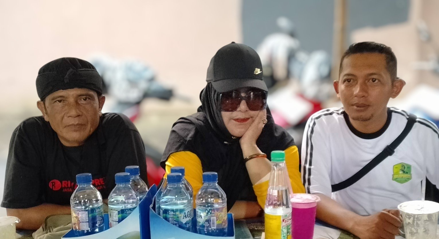 Ketua APDESI Kuningan, Ajak Warga Bersatu Dukung Rofia di D’Academy 8 Indosiar Ketua APDESI Kuningan, Ajak Warga Bersatu Dukung Rofia di D’Academy 8 Indosiar