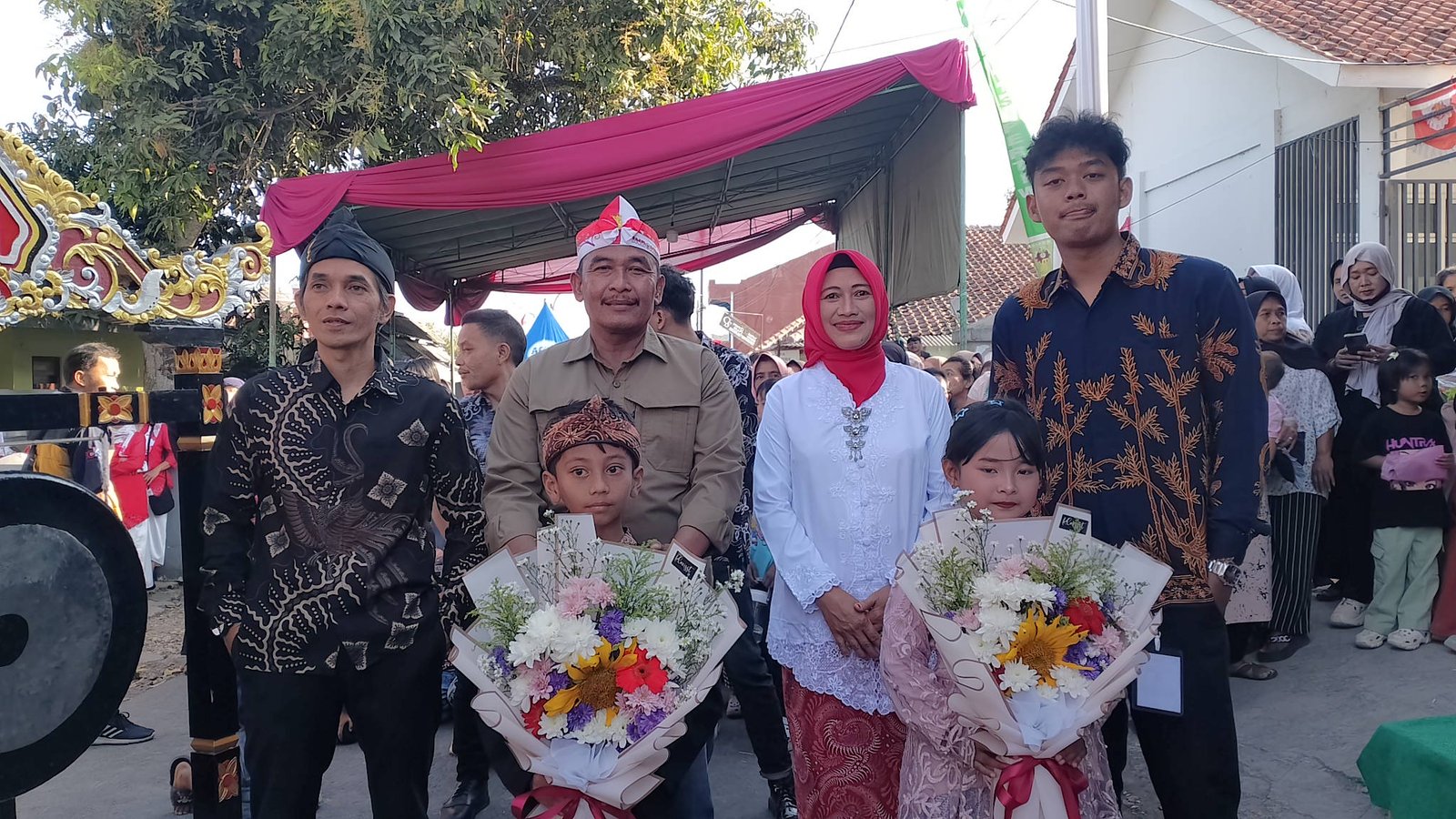 Menyatu Dalam Kemeriahan Pesta Rakyat, Sukamulya Sambut Tiga Peringatan Bersejarah Menyatu Dalam Kemeriahan Pesta Rakyat, Sukamulya Sambut Tiga Peringatan Bersejarah