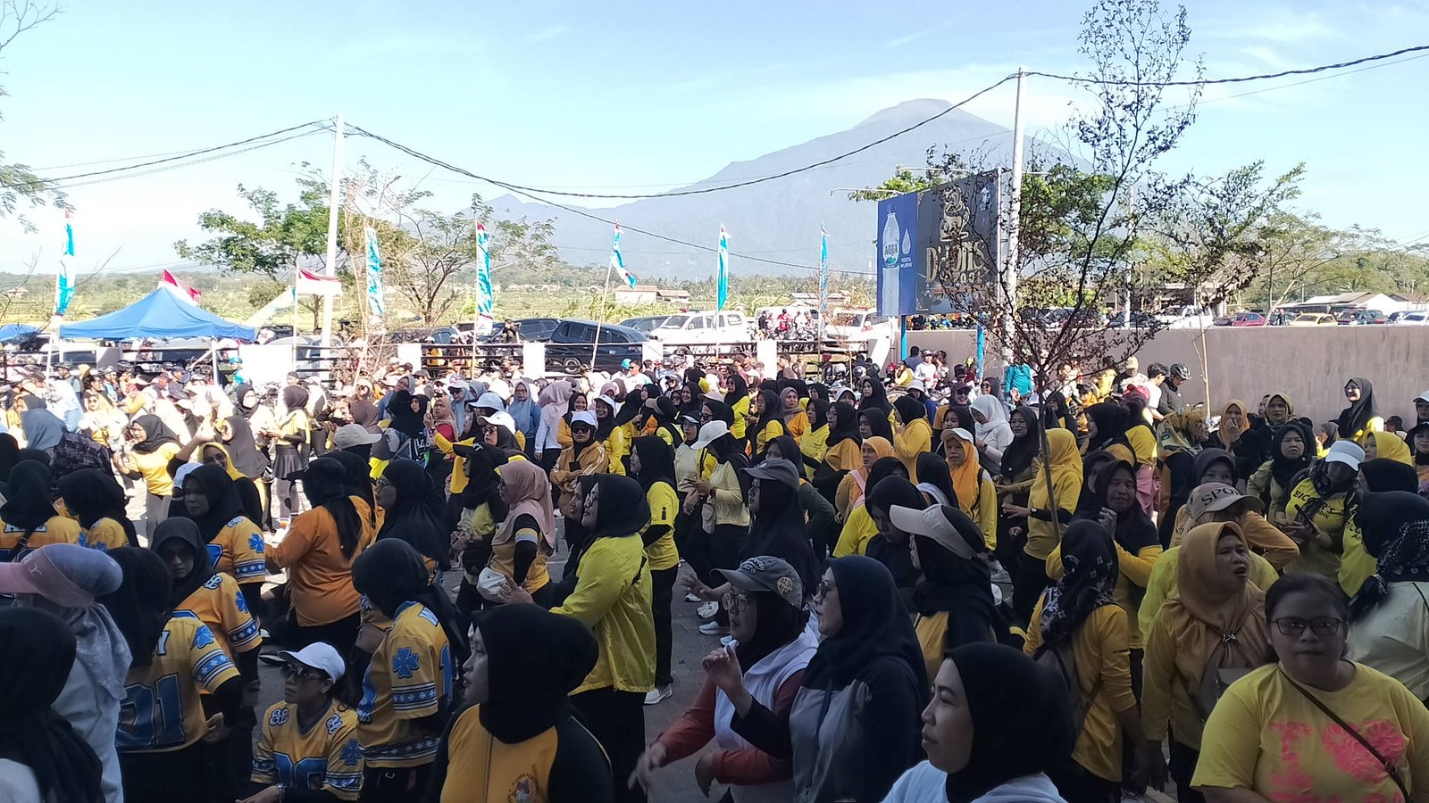 Ribuan Warga Kuningan Dipadati Energi Positif, Agenda Fit & Fun Berlangsung Semarak di D’Jons Pool Ribuan Warga Kuningan Dipadati Energi Positif, Agenda Fit & Fun Berlangsung Semarak di D’Jons Pool