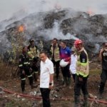 Cegah Api Merambat ke Perkebunan Warga, Bupati Kuningan Pantau Langsung Kebakaran TPSA Ciniru