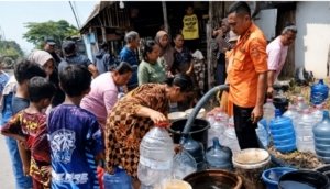 Kekeringan Melanda 8 Desa di Cirebon, BPBD Salurkan 24.000 Liter Air Bersih