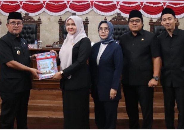 Ketua DPRD Kab. Cirebon Pimpin Rapat Paripurna Perubahan KUA-PPAS 2026, Bupati Imron Sampaikan Rancangan Anggaran
