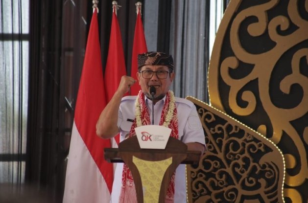 Menanam Benih Literasi Keuangan di Kalangan Prasejahtera: Bupati Imron Dukung Gerakan Menabung Sejak Dini Menanam Benih Literasi Keuangan di Kalangan Prasejahtera: Bupati Imron Dukung Gerakan Menabung Sejak Dini