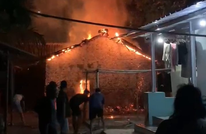 Rumah Warga di Watubelah Ludes Terbakar Dini Hari, Kabid PPSP Eno Sujana Imbau Waspada Instalasi Listrik Rumah Warga di Watubelah Ludes Terbakar Dini Hari, Kabid PPSP Eno Sujana Imbau Waspada Instalasi Listrik