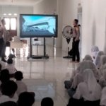 Taruna Akpol Tanamkan Disiplin dan Nasionalisme kepada Siswa Sekolah Rakyat Terintegrasi 5 Ponorogo