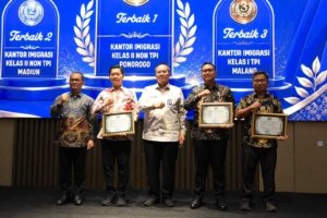 Prestasi Membanggakan, Imigrasi Ponorogo Borong 6 Penghargaan Kanwil Ditjenim Jatim
