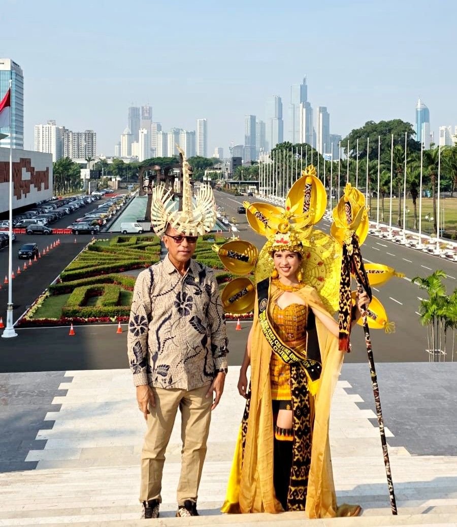 Usman Husin Dukung Mayana, Putri Rote Ndao yang Bawa Budaya Indonesia ke Panggung Dunia