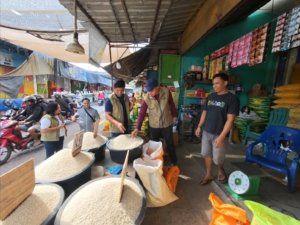 BULOG NTT Gelontorkan Beras SPHP ke Pasar dan Ritel, Pastikan Stok Tercukupi