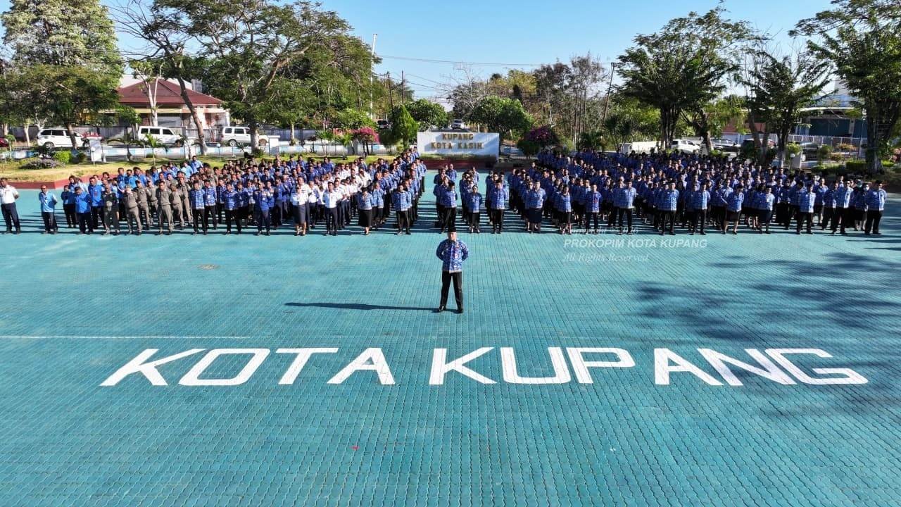 Pimpin Apel di Kota Kupang, Kepala BKN Sebut Kupang Terbaik dari 44 Kabupaten/Kota se-NTB, NTT dan Bali: “Gas Terus, Jangan Kendor” Pimpin Apel di Kota Kupang, Kepala BKN Sebut Kupang Terbaik dari 44 Kabupaten/Kota se-NTB, NTT dan Bali: “Gas Terus, Jangan Kendor”