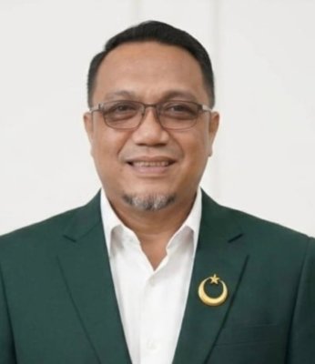 Mismaruddin Serahkan SK Ketua DPC PBB Kota Subulussalam Kepada Saddam Ali Husein Tumangger