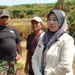 Tinjau Langsung Kerusakan Jembatan Galumpit, Wabup Kuningan Tuti Andriani Apresiasi Gotong Royong Warga