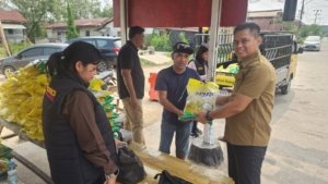 Sat Resnarkoba Polres Dumai Gelar Operasi Pasar Pangan Murah di Kampung Tangguh Anti Narkoba