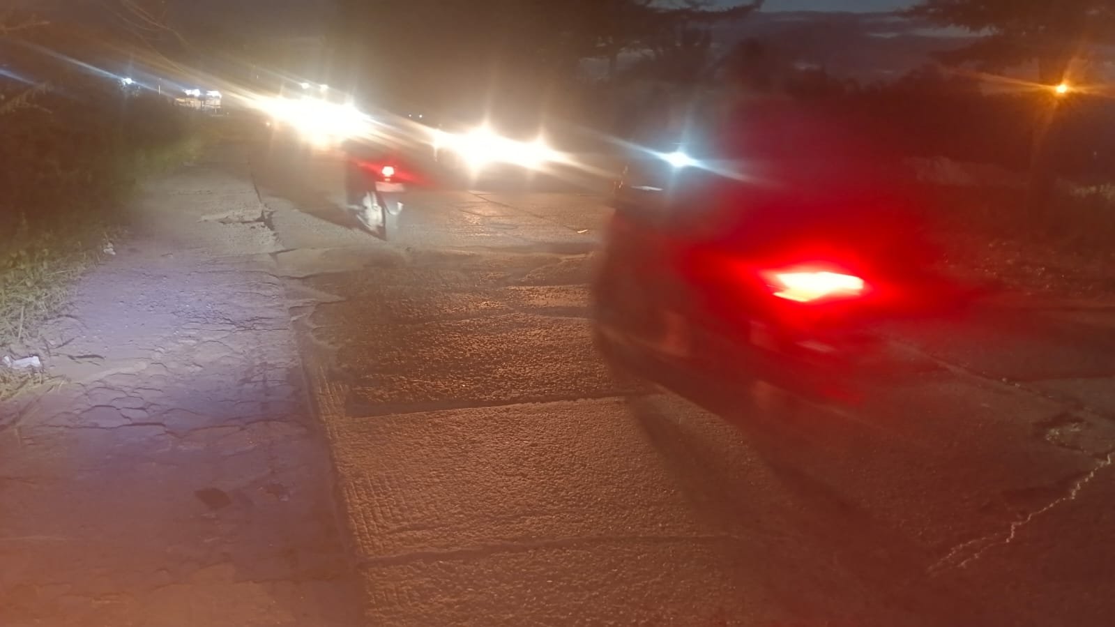 Akses Jalan Utama Dumai–Pelintung Rusak Parah dan Gelap, Warga Minta Perusahaan KID Tanggung Jawab Akses Jalan Utama Dumai–Pelintung Rusak Parah dan Gelap, Warga Minta Perusahaan KID Tanggung Jawab
