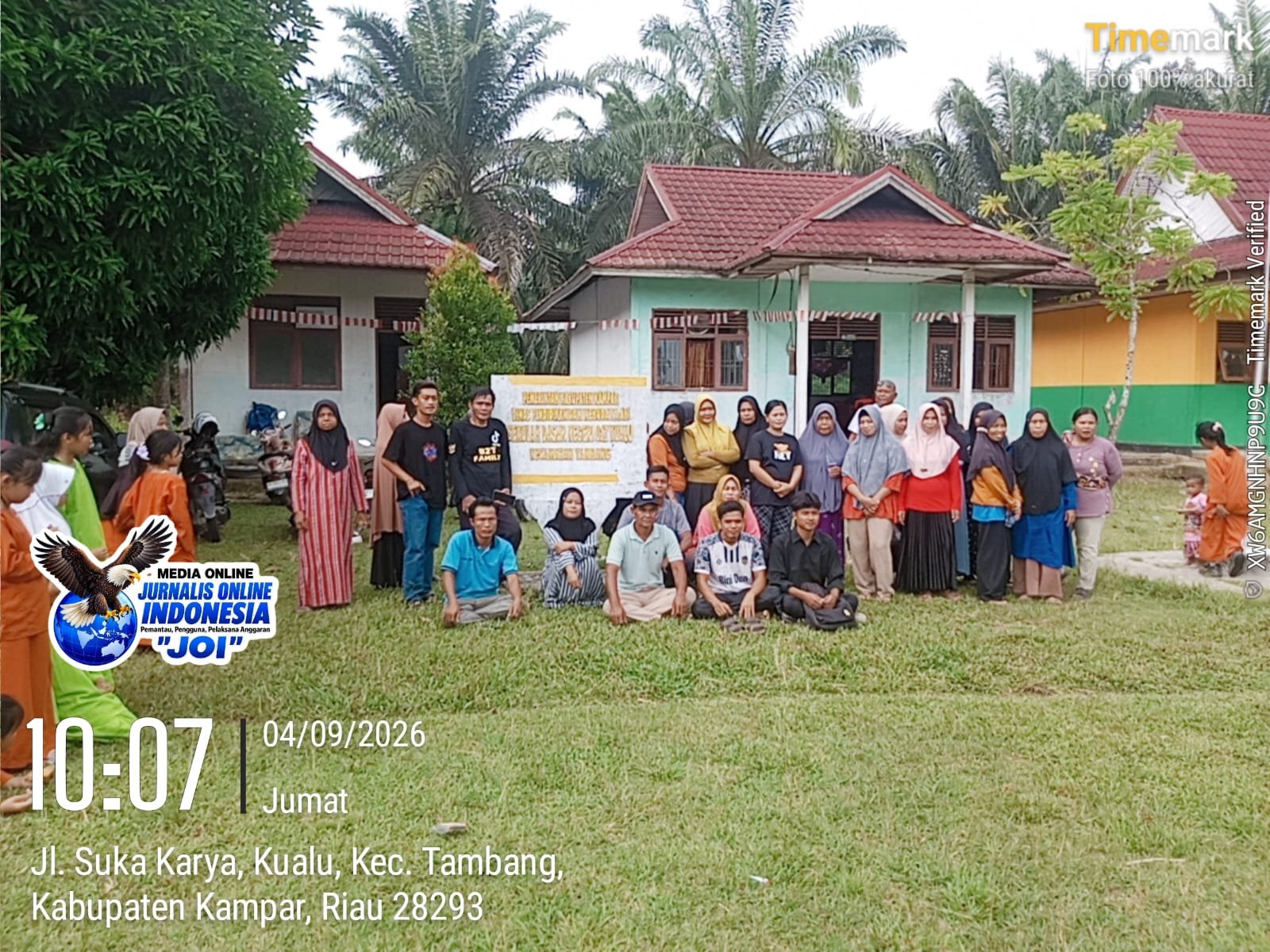 Tuntut Kepala Sekolah Di Copot, Puluhan Wali Murid Gelar Aksi Damai Di SDN 017 Desa Kuala Dusun 3 Durian Tandang Tuntut Kepala Sekolah Di Copot, Puluhan Wali Murid Gelar Aksi Damai Di SDN 017 Desa Kuala Dusun 3 Durian Tandang