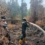 Kodam XIX/Tuanku Tambusai Bersama Tim Gabungan Sisir Titik Asap Karhutla di Pelalawan